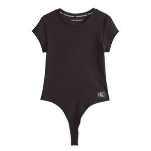 Calvin Klein Jeans
Short Sleeve Crew Neck Bodysuit Size M